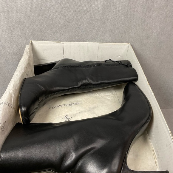 DONALD PLINER HEELED BOOTS- BLACK-SIZE 7 - Picture 10 of 13